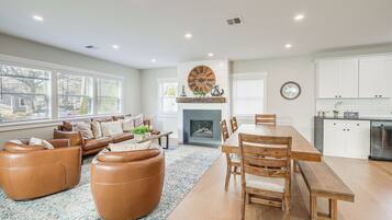 House (3 Bedrooms) | Front of property