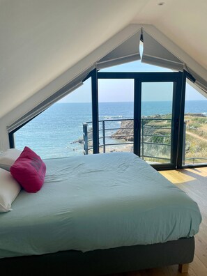 3 bedrooms, iron/ironing board, travel crib, free WiFi