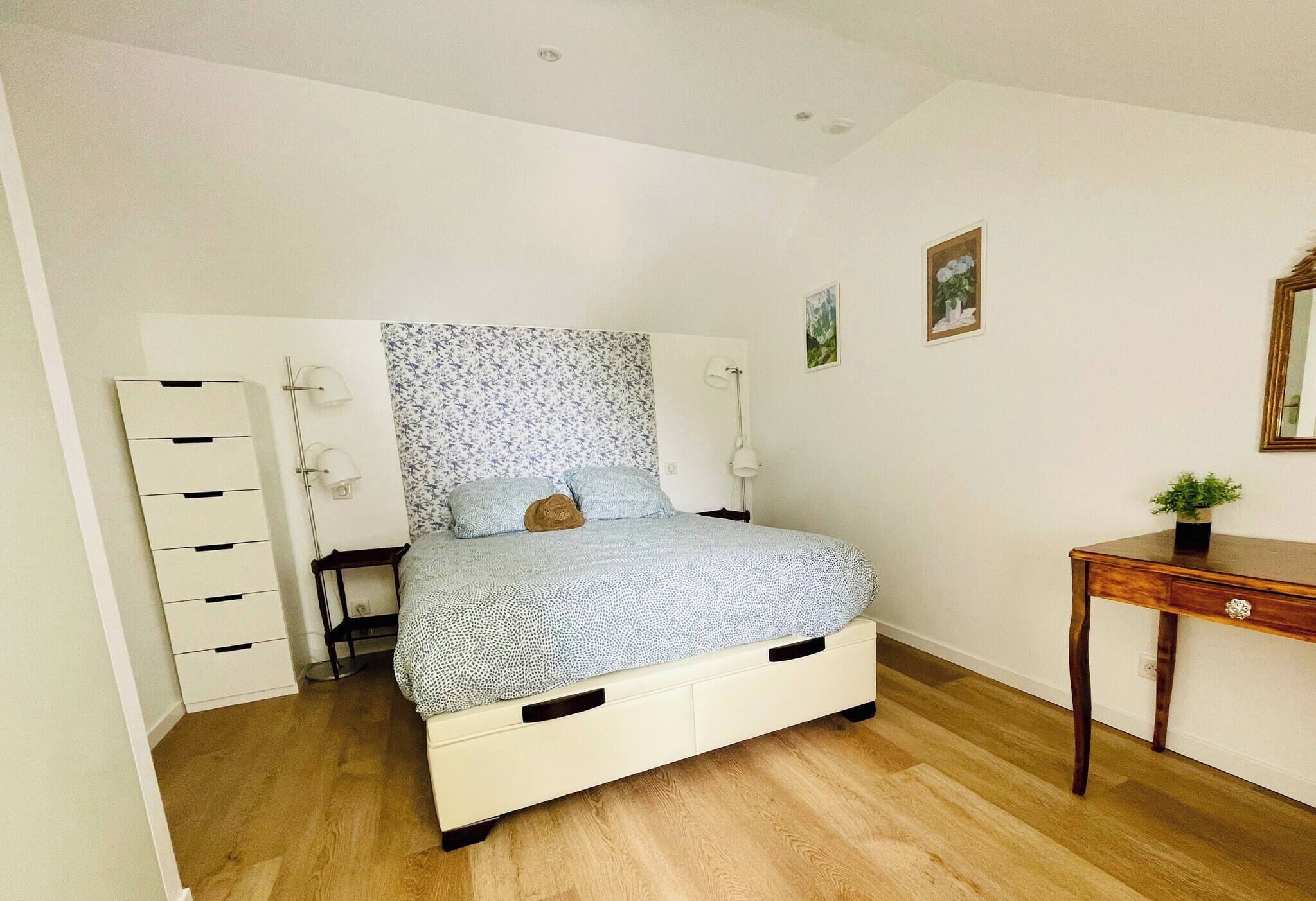 3 bedrooms, iron/ironing board, free WiFi