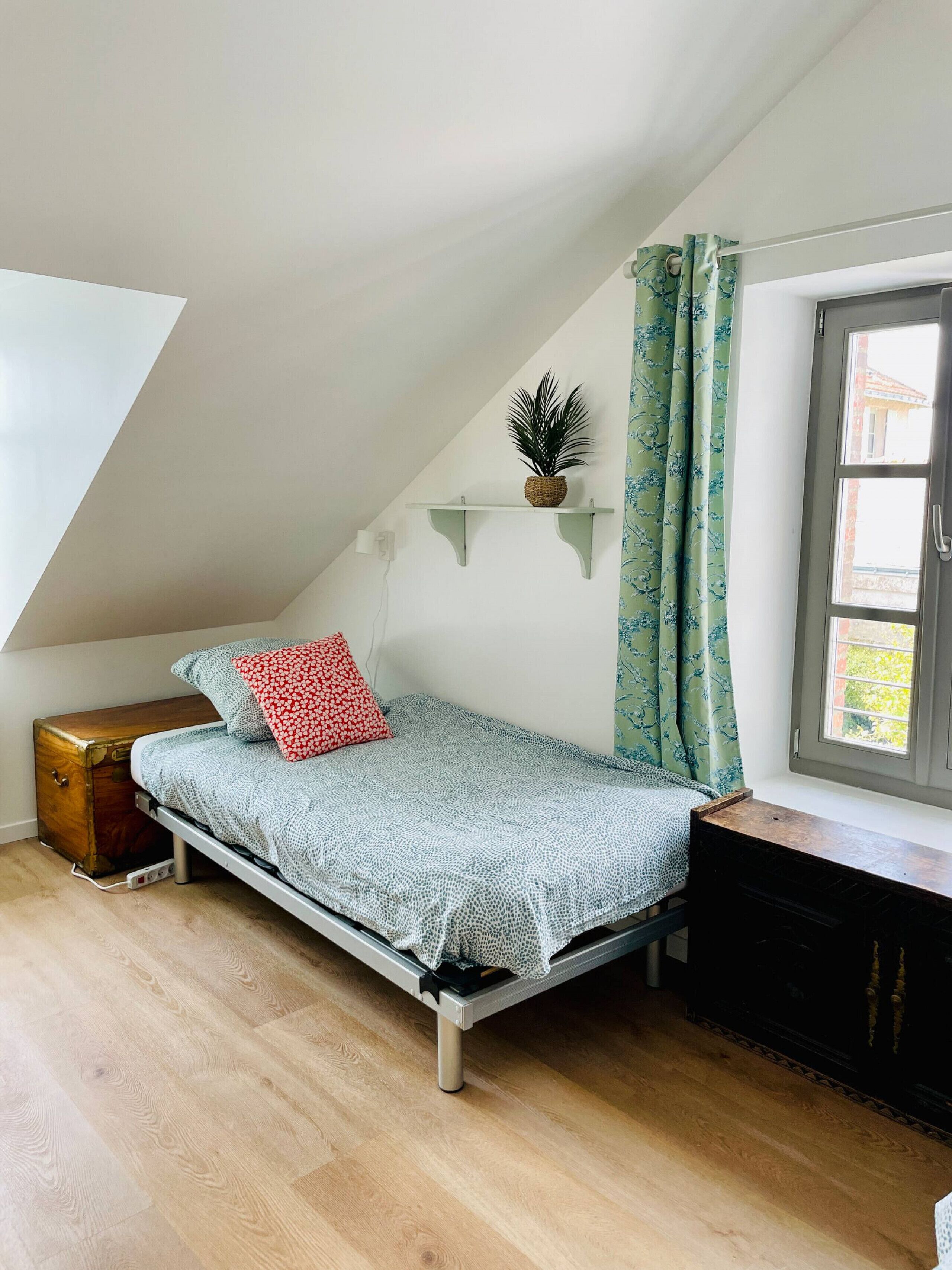3 bedrooms, iron/ironing board, free WiFi