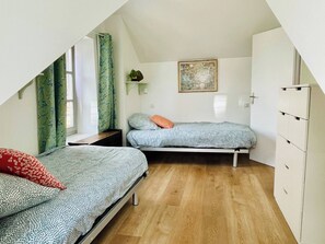 3 makuuhuonetta, silitysrauta/-lauta, Wi-Fi