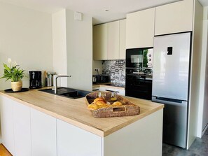 Fridge, microwave, oven, dishwasher