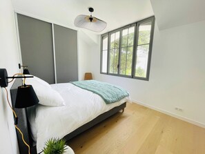 4 bedrooms, iron/ironing board, free WiFi