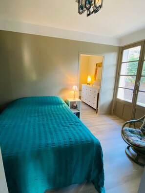 3 bedrooms, iron/ironing board, WiFi