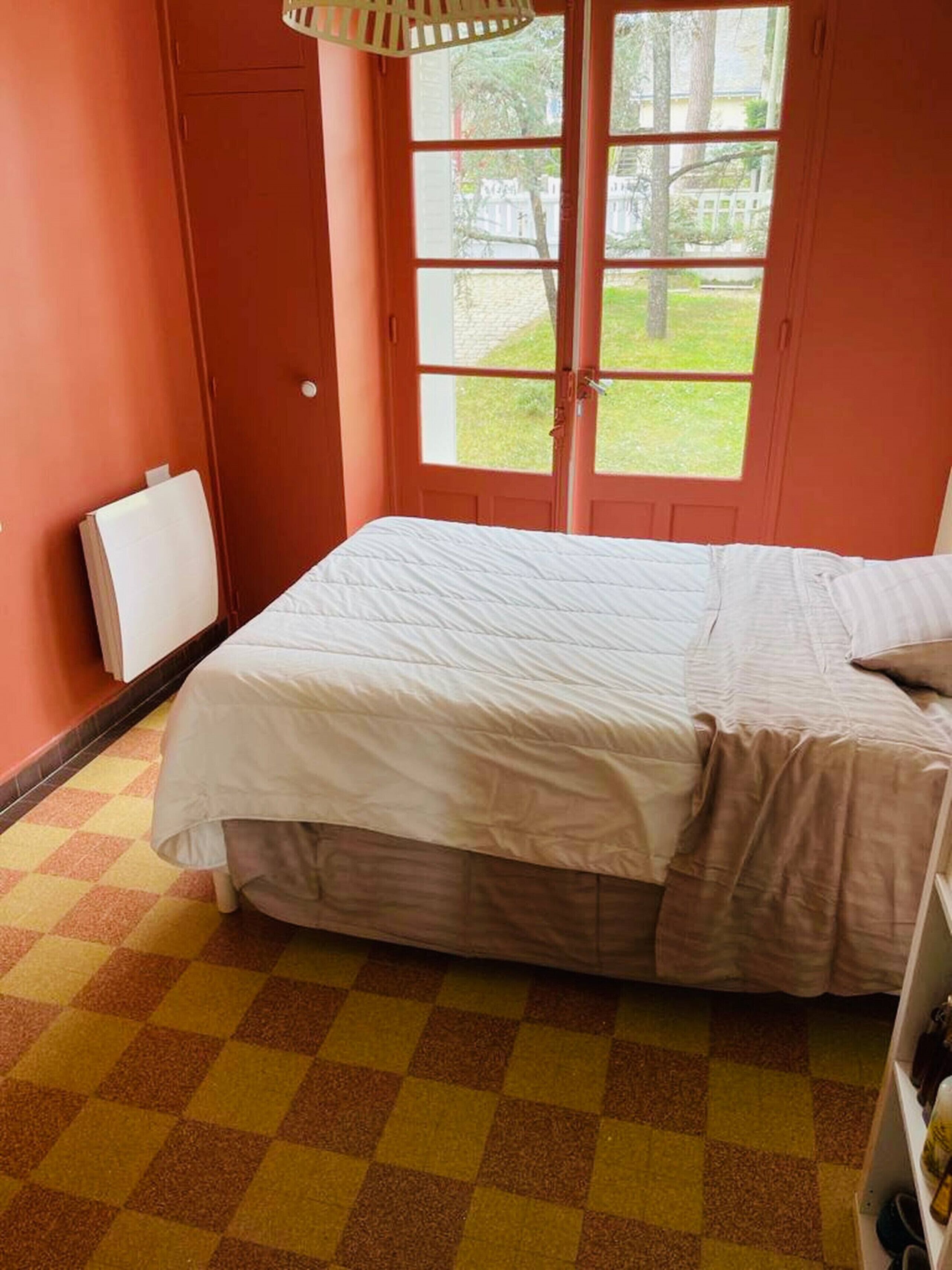 3 bedrooms, iron/ironing board, free WiFi