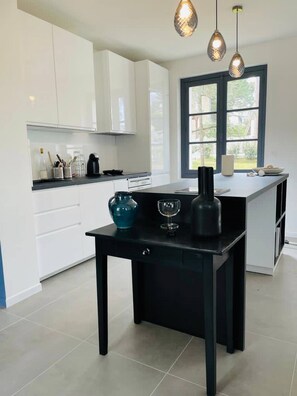 Fridge, microwave, oven, dishwasher - Villa la Rabolière (La Baule-Escoublac)