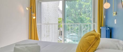 2 bedrooms, iron/ironing board, free WiFi