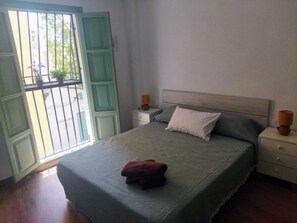 5 bedrooms, bed sheets