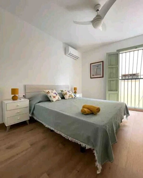 5 bedrooms, bed sheets