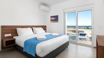 9 bedrooms, in-room safe, iron/ironing board, free WiFi