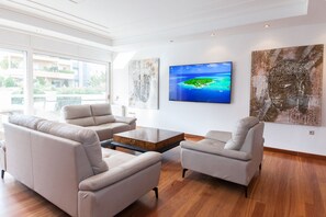 Luxury Apartment | Living area
