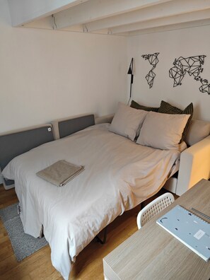 1 bedroom, desk, iron/ironing board, free WiFi - Appartement Cosy Montmartre (Paris)