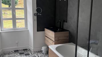 Appartement | Salle de bain | Articles de toilette gratuits