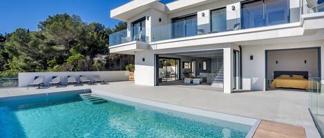 Piscine extérieure, piscine chauffée