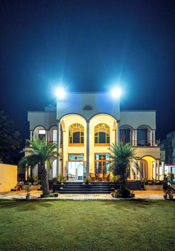 Exterior - luxury room and beautiful garden. located at main ranthambore (Sawai Madhopur)