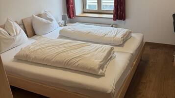 Standard-Doppelzimmer | Schreibtisch, kostenloses WLAN