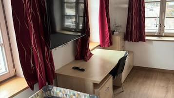 Standard Double Room | Desk, free WiFi