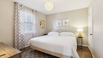 2 bedrooms, desk, iron/ironing board, travel crib