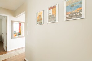 Interior - Spacious and stylish 10 minutes to Broadway. (Nashville)