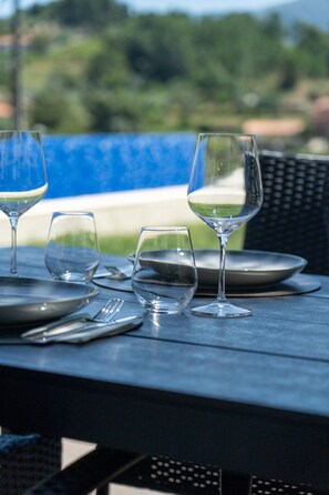 Outdoor dining - Casa Douro River - Douro Valley (Baião)