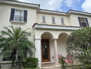 Exterior - Villa Private Pool and Spa close to Disney! (Kissimmee)