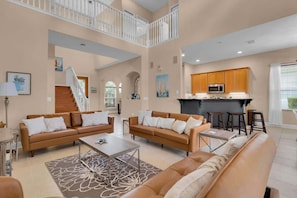 Smart TV, DVD player, offices - Villa Private Pool and Spa close to Disney! (Kissimmee)