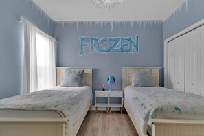 5 bedrooms, iron/ironing board, travel cot, free WiFi - Villa Private Pool and Spa close to Disney! (Kissimmee)