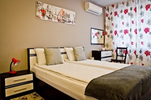 1 bedroom, desk, soundproofing, iron/ironing board - Sunflower Apartment City Center, Plovdiv (Plovdiv)