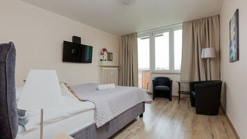 3 bedrooms, bed sheets