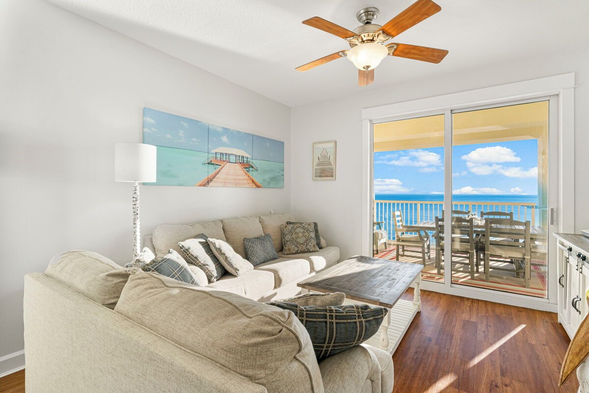 Perfect Getaway for Family, Friends & the Dog! Bch Srvc Incl!