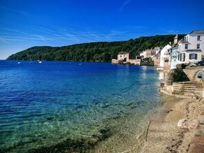 Beach - Mesmerising sea views above the beach Cornwall.

 (Torpoint)