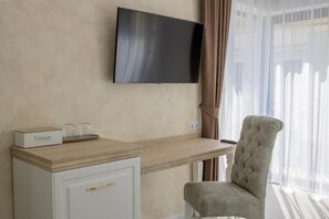 Interior - Deluxe Double Room with Balcony (Sighetu Marmației)