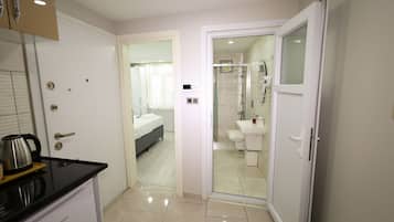 Suíte estúdio luxo | Cozinha privada | Geladeira, cafeteira/chaleira, chaleira elétrica