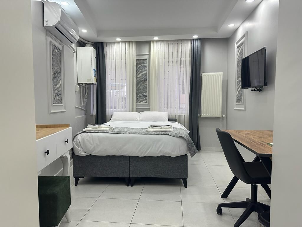 Family Apartment | Egyptian cotton sheets, premium bedding, free minibar items, desk