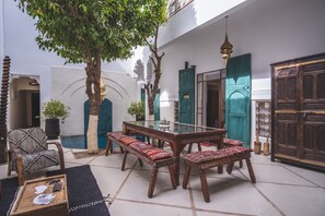 شرفة/رواق
