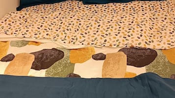 2 bedrooms, iron/ironing board, bed sheets