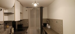 Frigorífic, microones, forn i placa de cuina