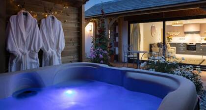 Hoglet Cottage, Hot Tub, Dalston, Carlisle, Lakes