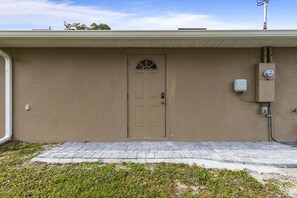 Exterior detail - Vibrant Studio near Eastern Florida State College! (Palm Bay)