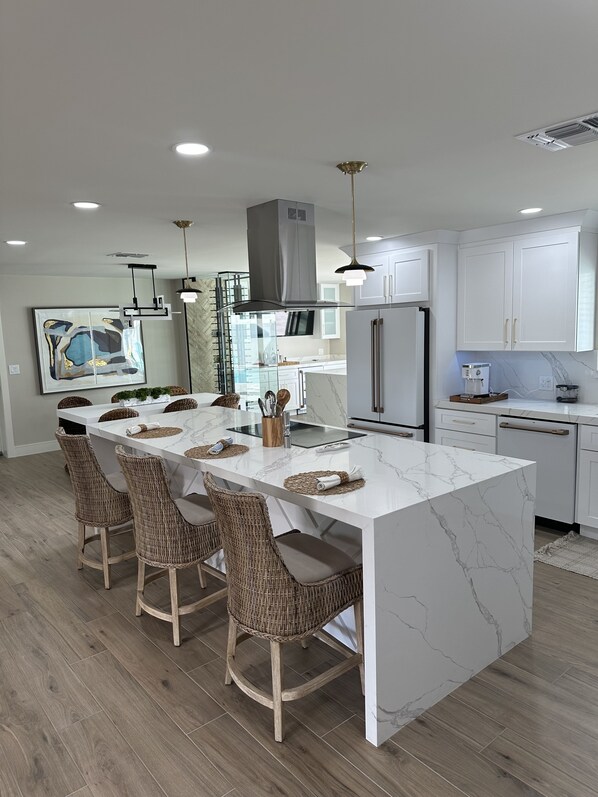 Fridge, microwave, oven, stovetop - 2 miles from Old Town! Newly remolded Scottsdale home with pool and hot tub! (Scottsdale)