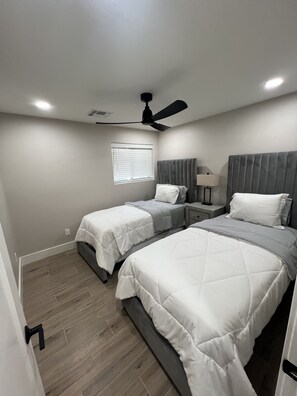 3 habitaciones, escritorio, cuna de viaje y wifi gratis 