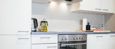 Fridge, microwave, oven, stovetop