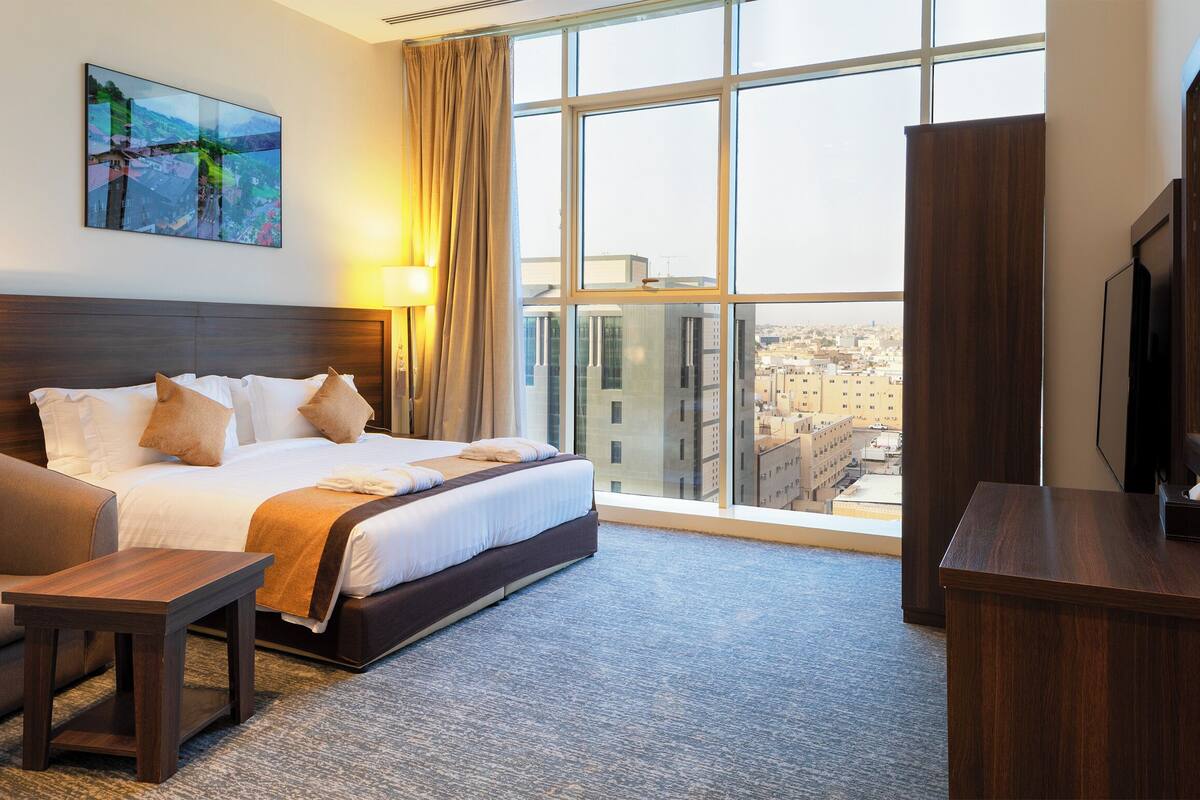 Deluxe Room, City View