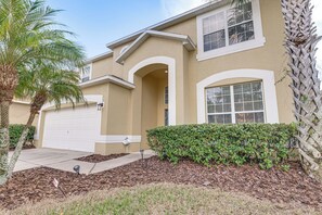 Exterior - 7 Mi to Disney: Kissimmee Home w/ Pool & Hot Tub! (Kissimmee)