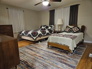 3 bedrooms, bed sheets