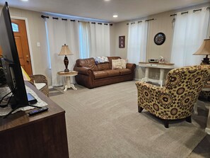 Smart TV, DVD player, books, stereo