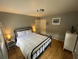 2 bedrooms, desk, iron/ironing board, travel crib