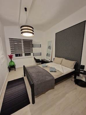4 habitaciones, tabla de planchar con plancha y wifi gratis 