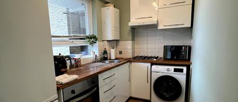 Apartment | Private kitchen | Fridge, microwave, oven, stovetop