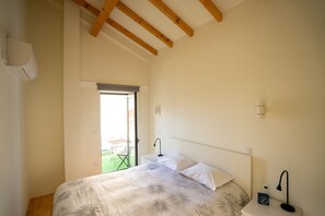 2 bedrooms, iron/ironing board, Internet, bed sheets - Ilha Douro Duplex House (Porto)